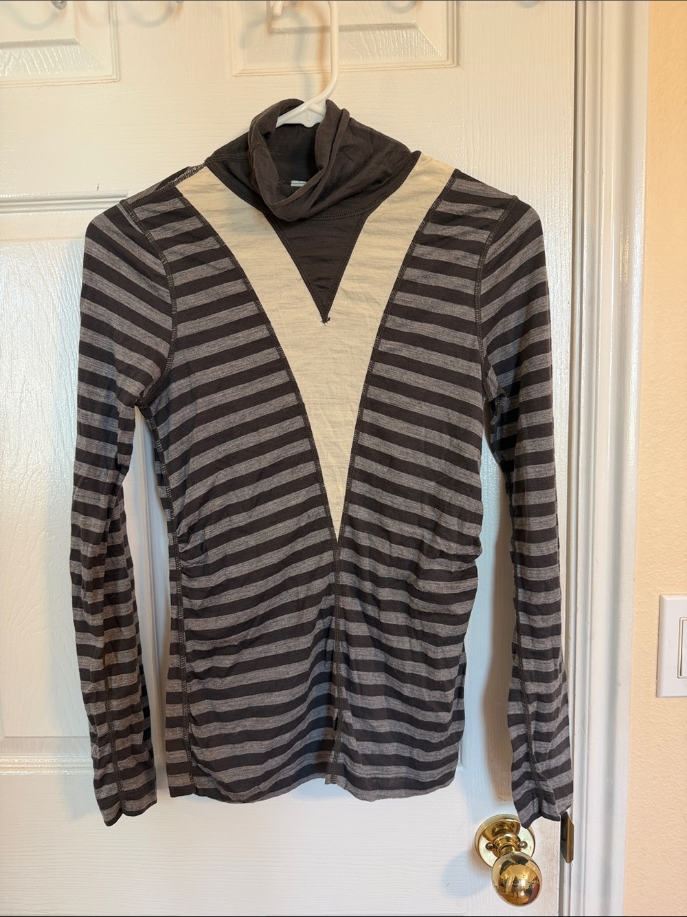 lululemon athletica Women's Long-Sleeve Striped Tee in Grey & Cream - Picture 1 of 3